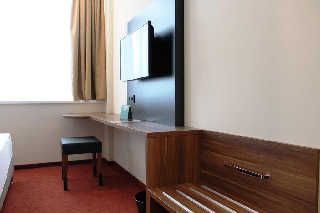 B&B Hotel Berlin-Adlershof Стая снимка