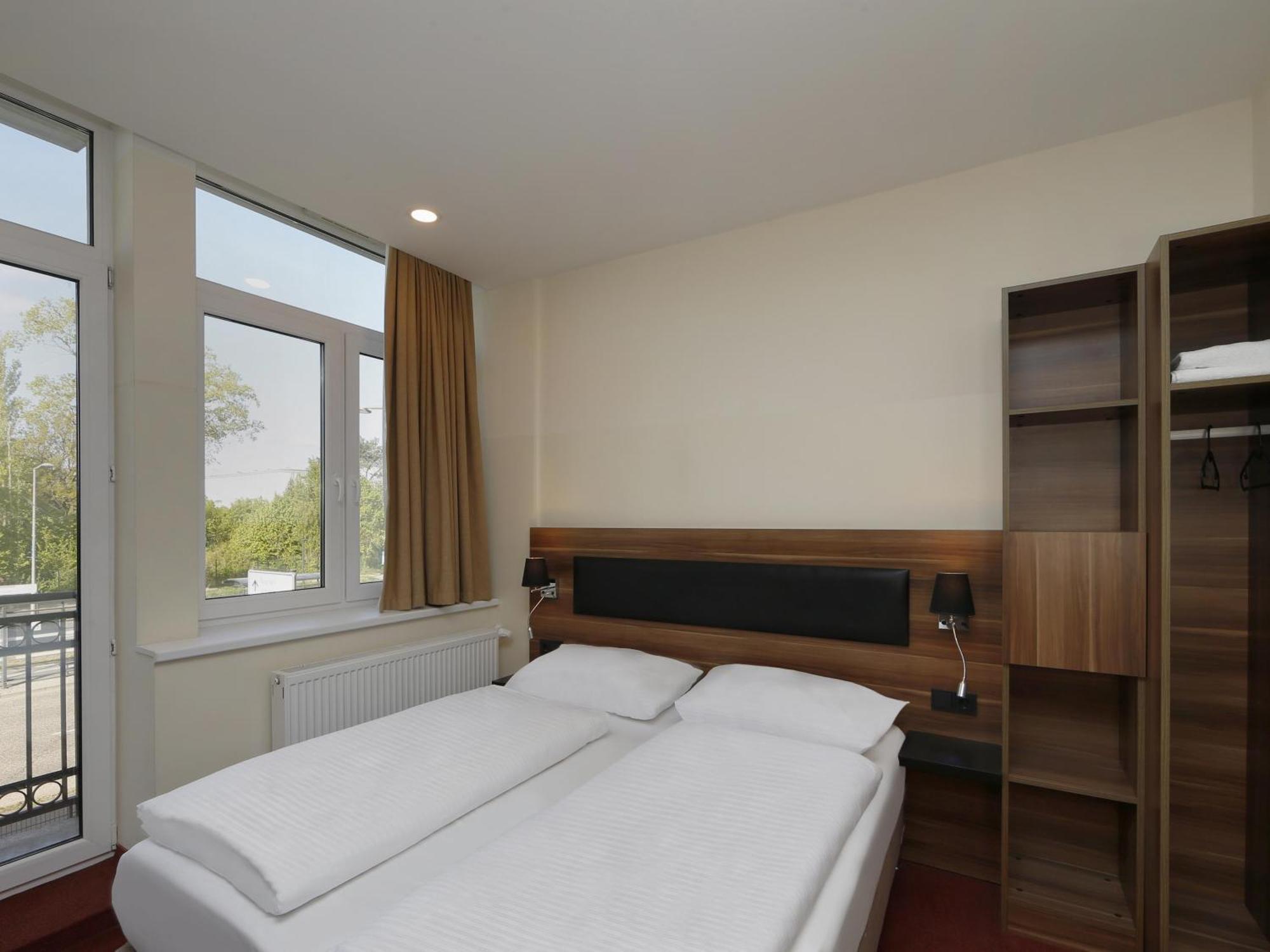 B&B Hotel Berlin-Adlershof Екстериор снимка