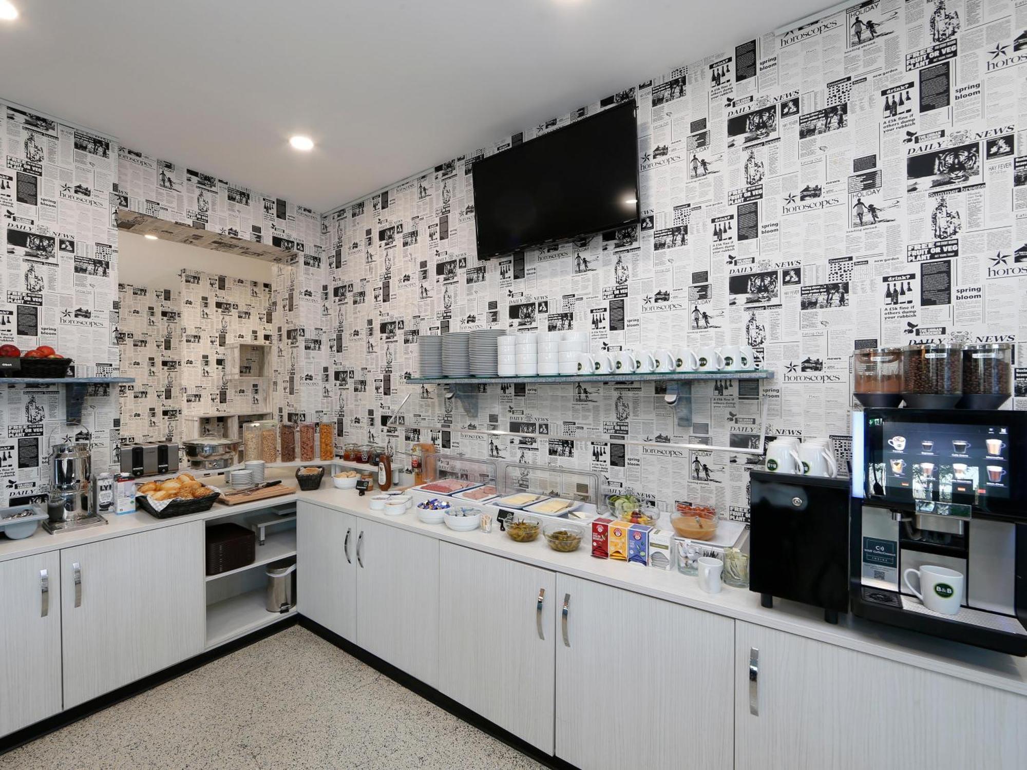 B&B Hotel Berlin-Adlershof Екстериор снимка
